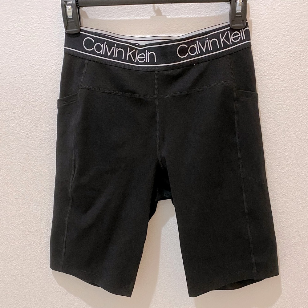 Calvin Klein Performance Ladies High Waist Black Athletic Shorts w/Pockets - S